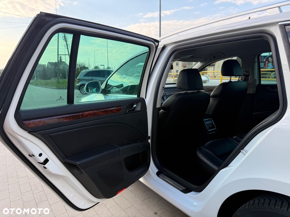 Skoda Superb 2.0 TSI DSG Exclusive - 23