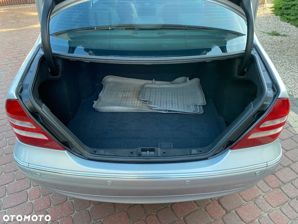 Mercedes-Benz Klasa C 200 CDI Avantgarde DPF - 13