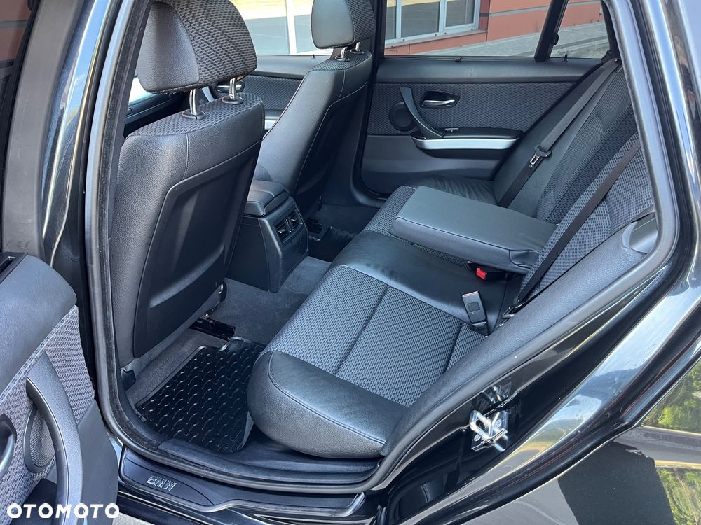 BMW Seria 3 - 34