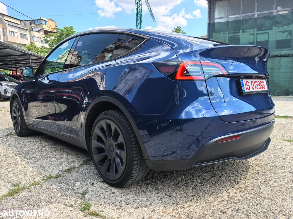 Tesla Model Y Long Range Dual Motor AWD - 10