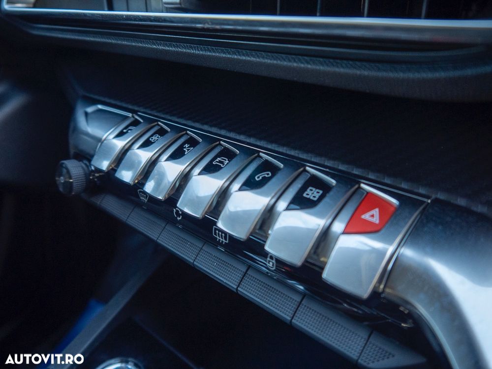 Peugeot 3008 1.2 PureTech Turbo S&S EAT6 Active - 32