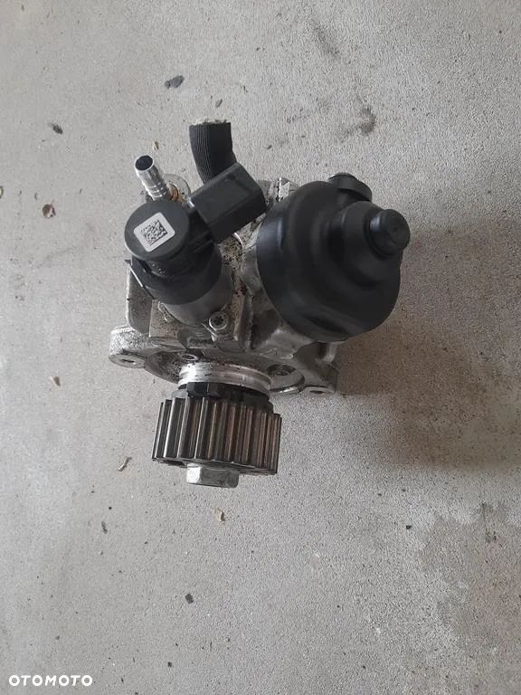 pompa wtryskowa Audi Q3 2.0tdi Bosch 0445010529 - 2