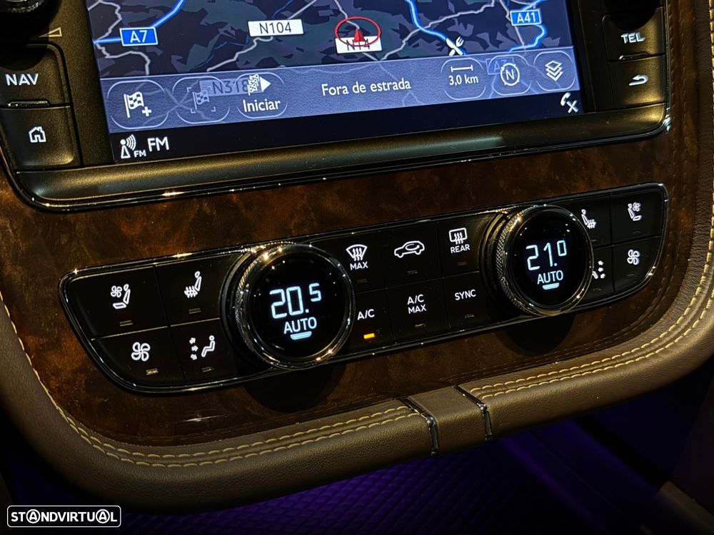 Bentley Bentayga Hybrid - 36