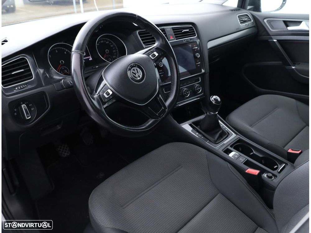 VW Golf Variant 1.6 TDi Confortline - 17