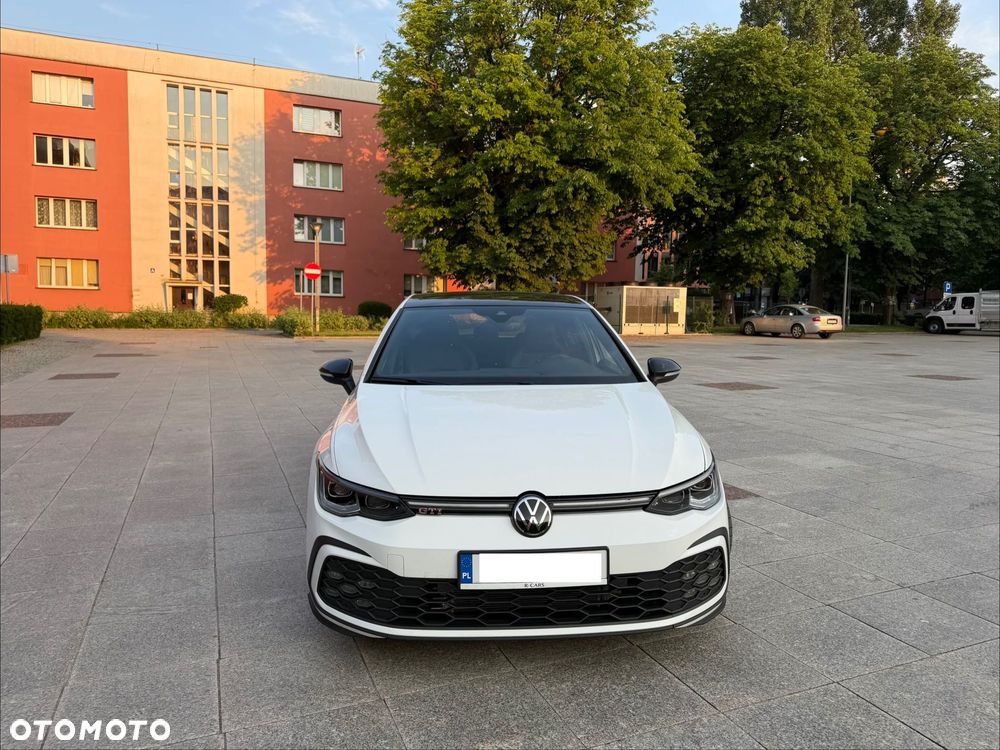 Volkswagen Golf - 2