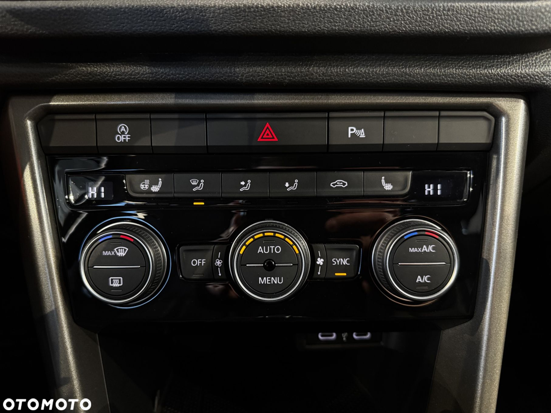 Volkswagen T-Roc - 23