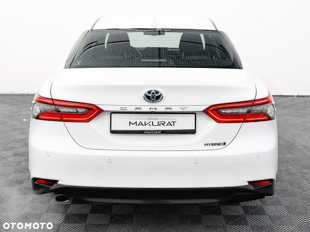Toyota Camry - 10