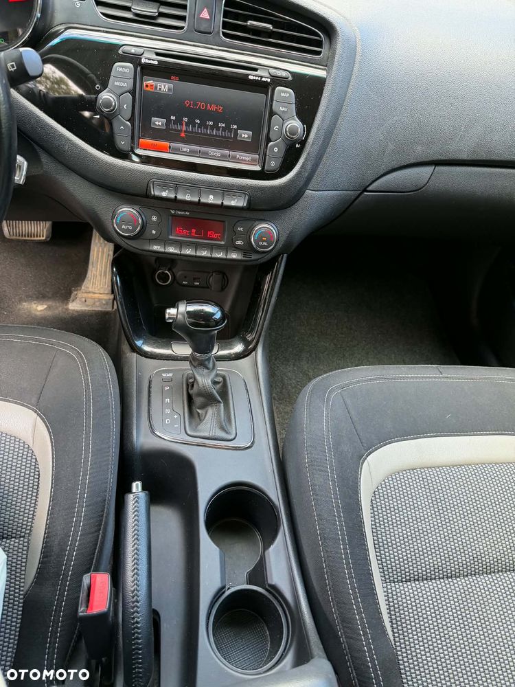 Kia Ceed - 8
