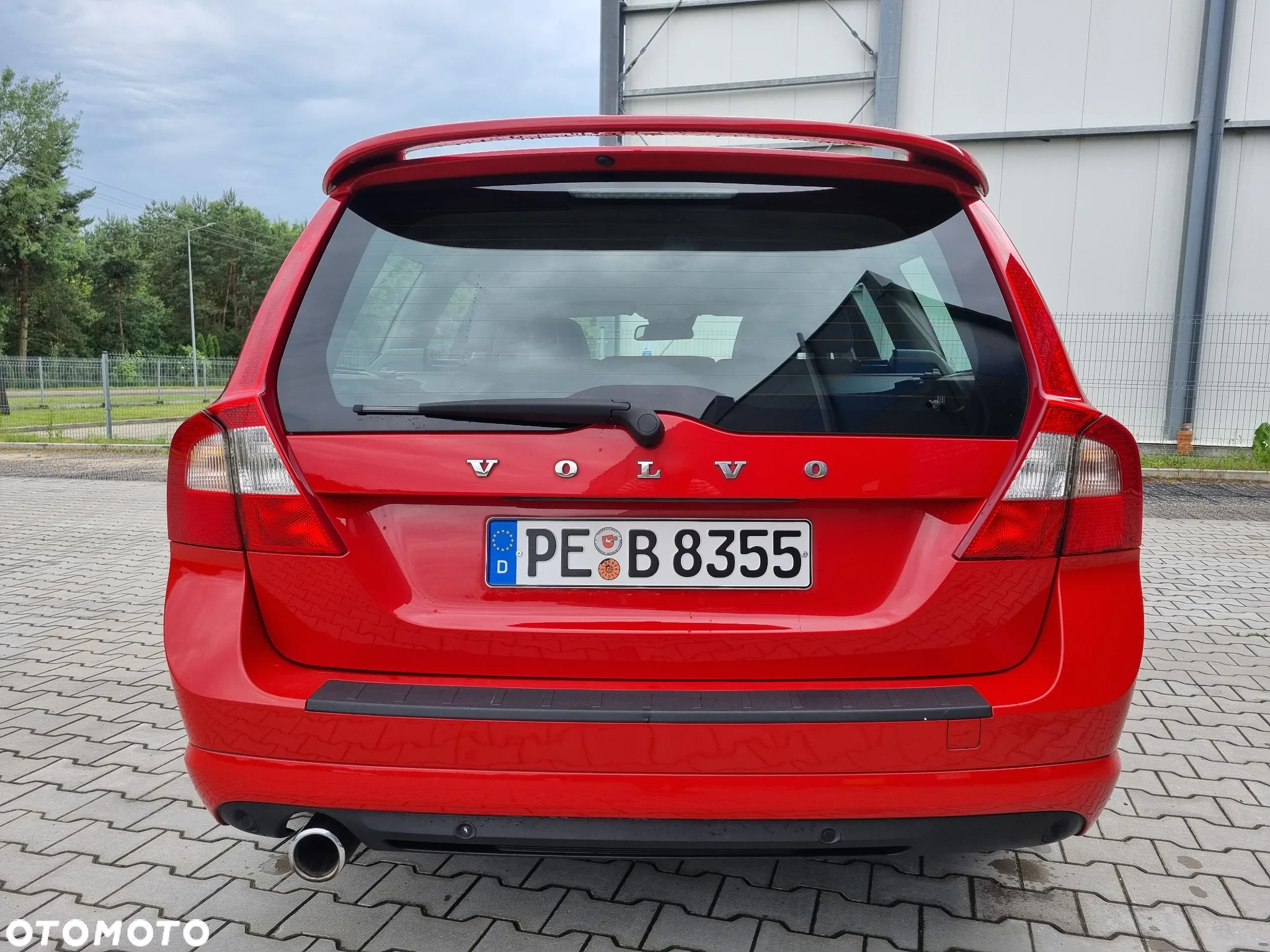Volvo V70 D3 R-Design - 10