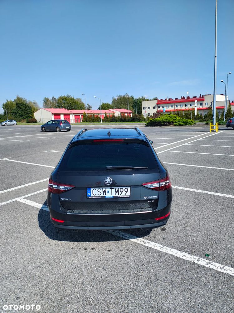 Skoda Superb 2.0 TDI 4x4 L&K DSG - 4