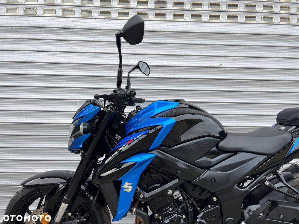 Suzuki GSX - 40