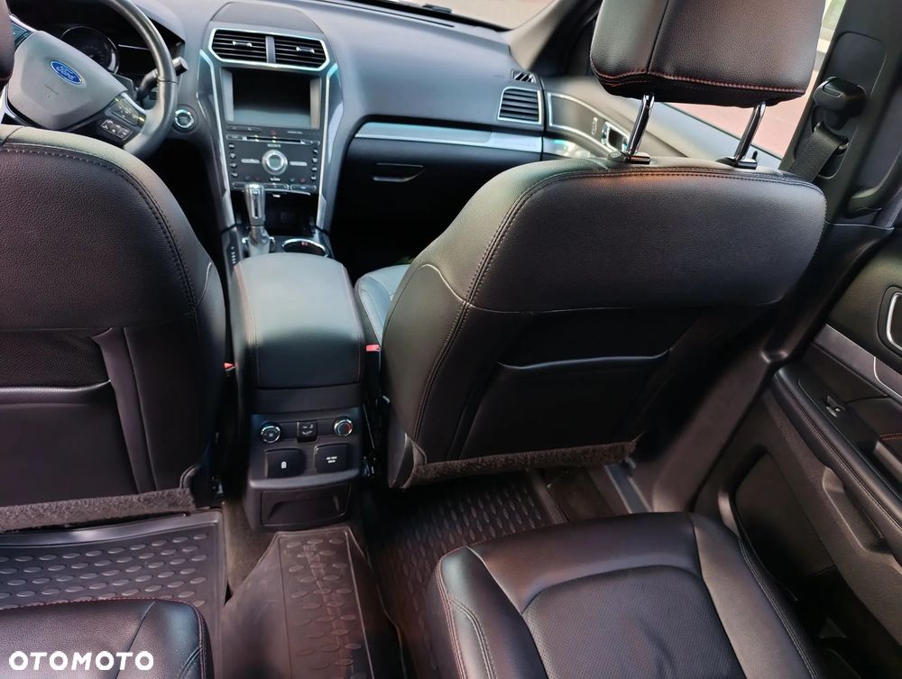 Ford Explorer - 10