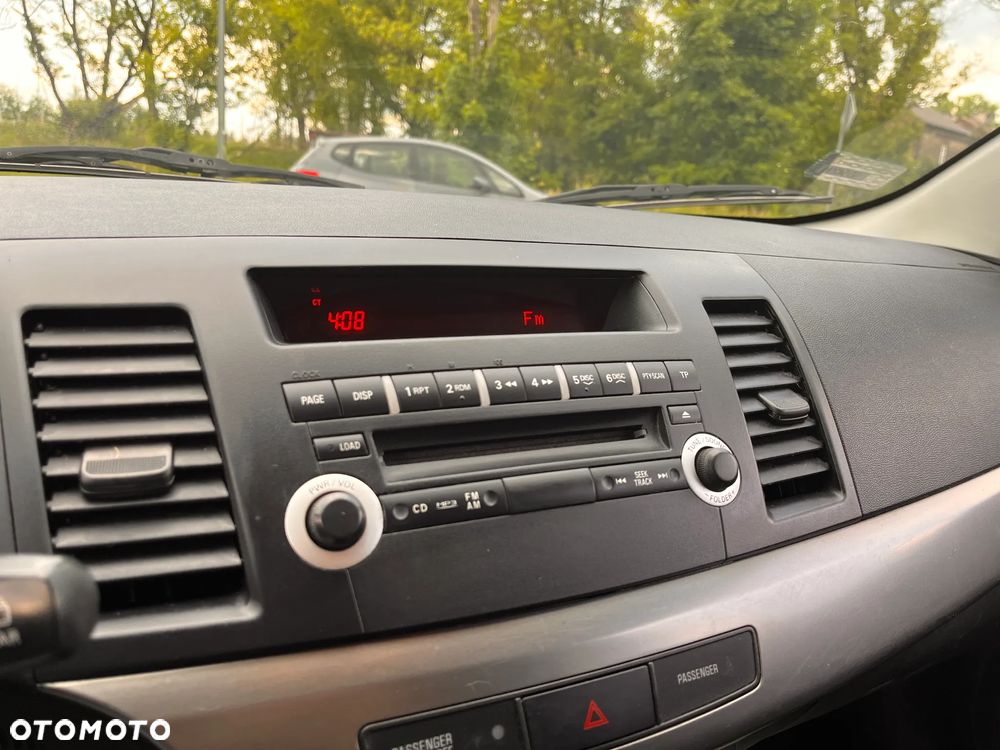 Mitsubishi Lancer 1.6 Invite - 16