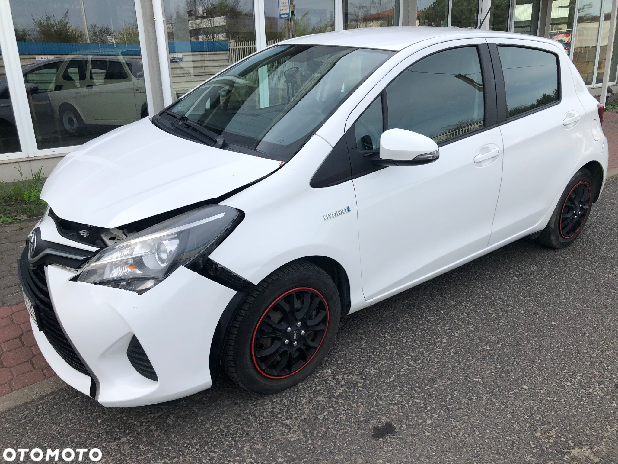 Toyota Yaris Hybrid 100 Premium - 10