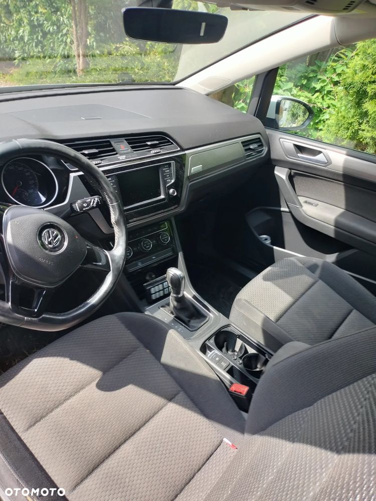 Volkswagen Touran - 20