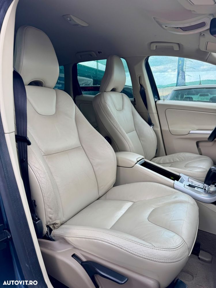 Volvo XC 60 D4 AWD Geartronic Summum - 9