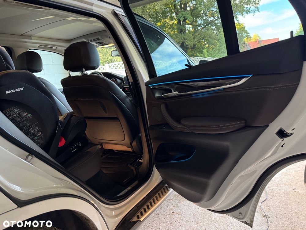 BMW X5 xDrive35i - 25