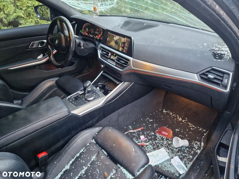 BMW Seria 3 320d Edition M Sport Shadow - 13