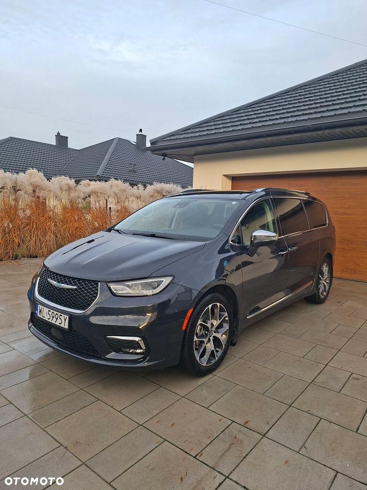 Chrysler Pacifica - 1