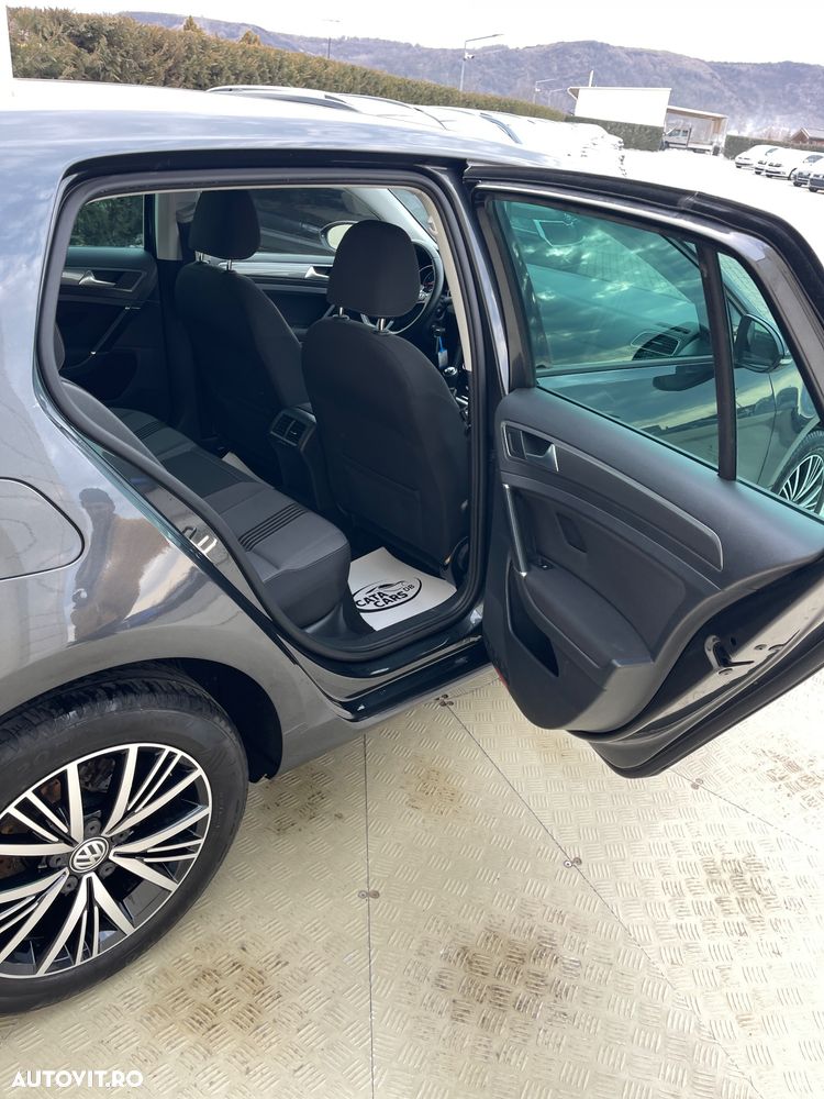 Volkswagen Golf 1.2 TSI BlueMotion Technology Allstar - 24