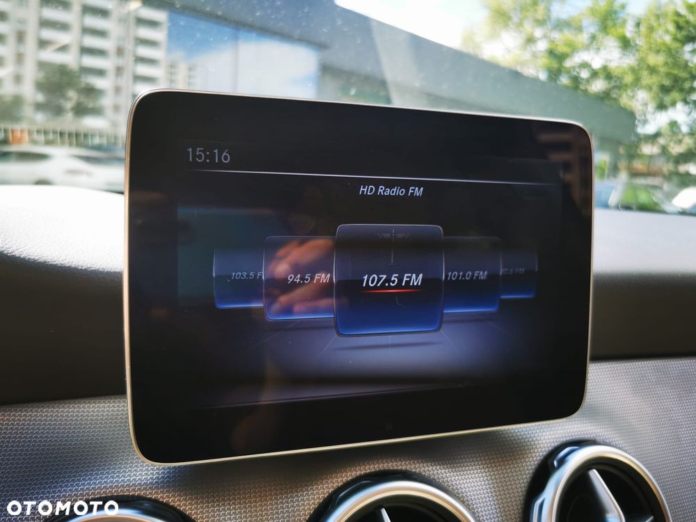 Mercedes-Benz GLA 250 7G-DCT UrbanStyle Edition - 28