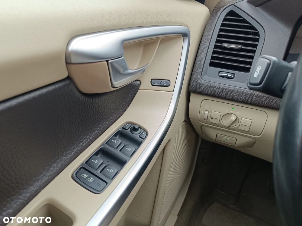 Volvo XC 60 DRIVe R Design - 25