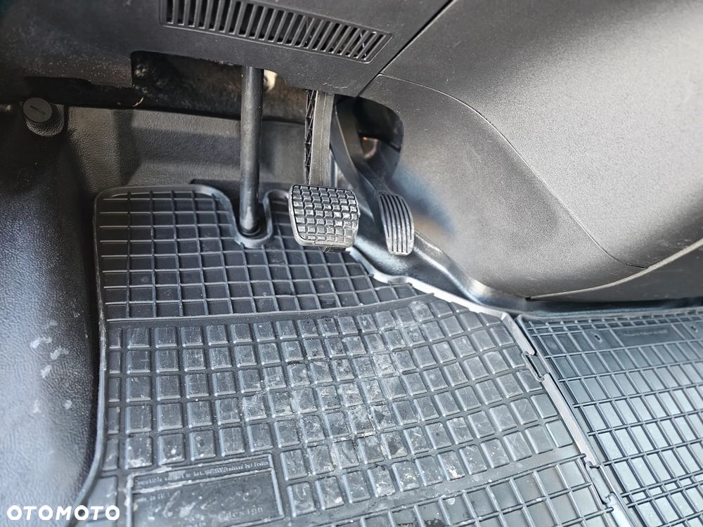 Iveco DAILY 40 C35 - 21