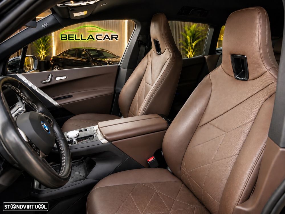 BMW iX xDrive 40 Pack Desportivo - 14