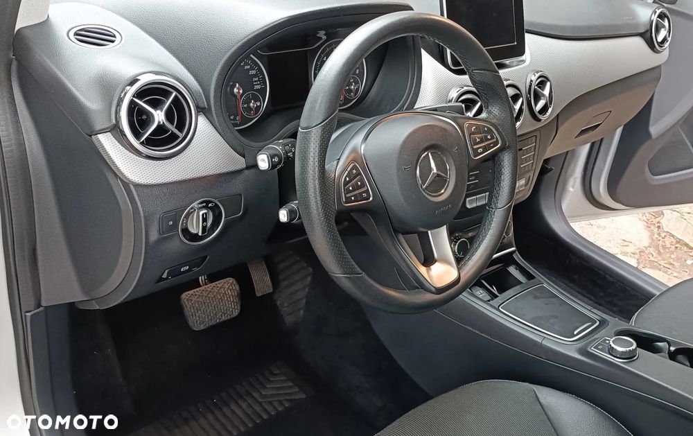 Mercedes-Benz Klasa B 200 7G-DCT - 11
