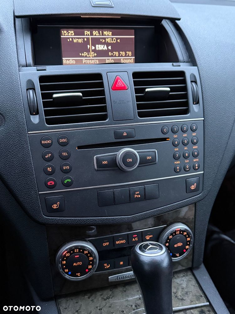 Mercedes-Benz Klasa C 180 T CGI Automatik BlueEFFICIENCY Avantgarde - 15