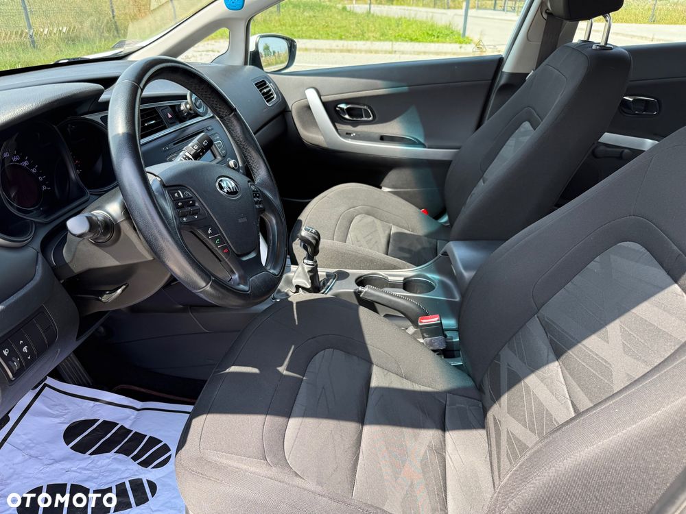 Kia Ceed - 14