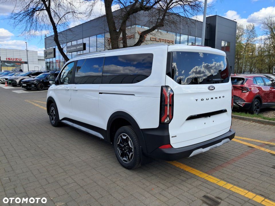Ford Tourneo Custom - 4