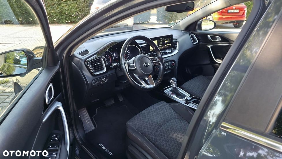 Kia Ceed 1.6 CRDi mHEV Business Line DCT - 16