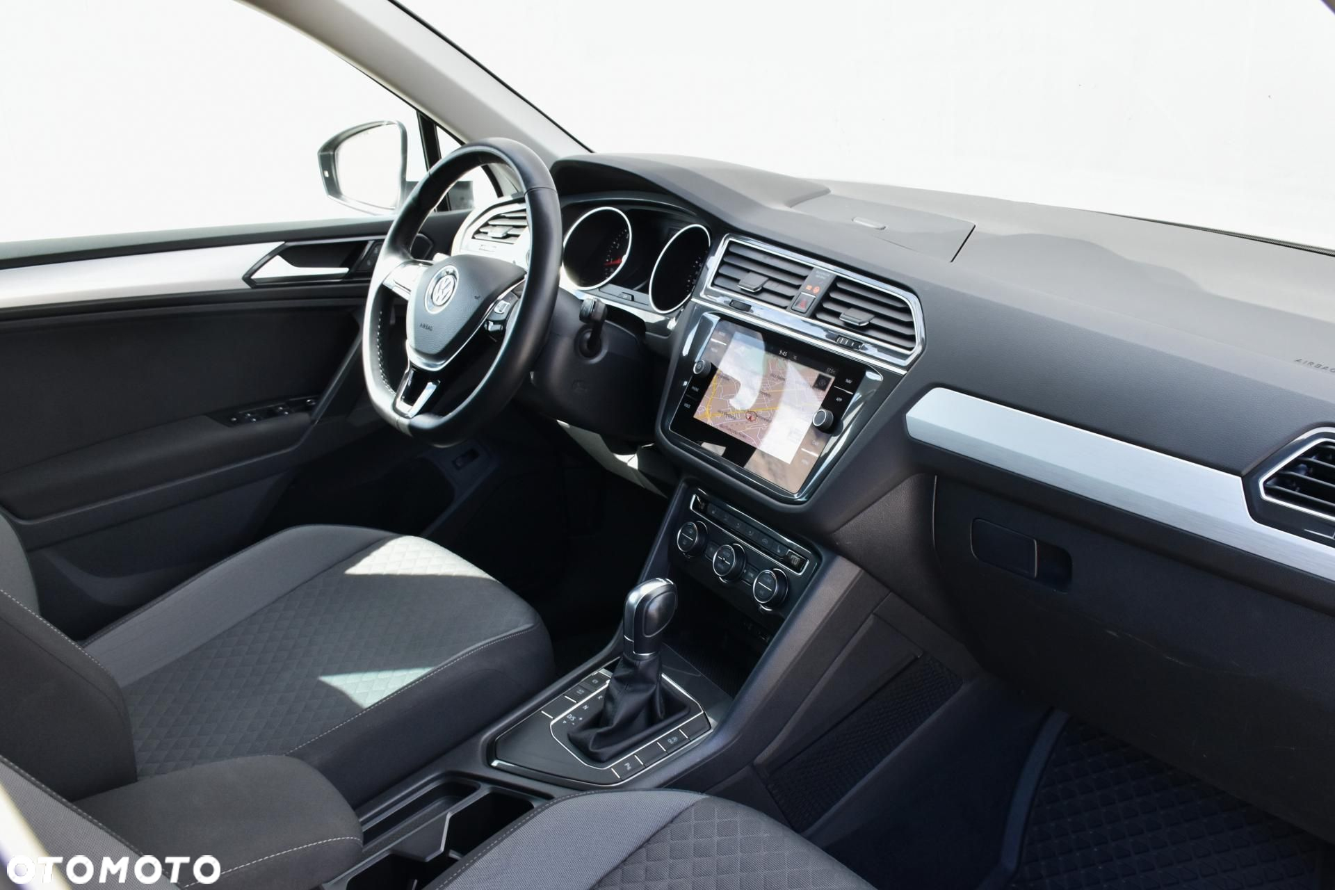 Volkswagen Tiguan - 11