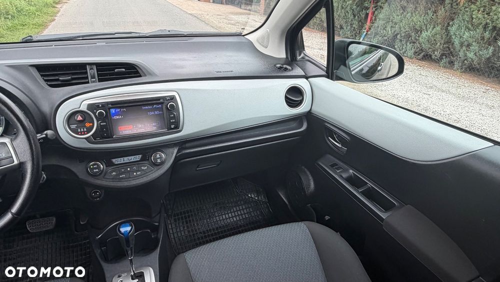 Toyota Yaris - 30