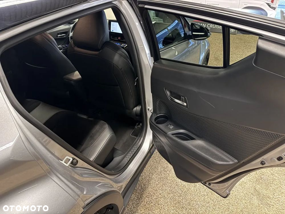 Toyota C-HR Hybrid Lounge - 12