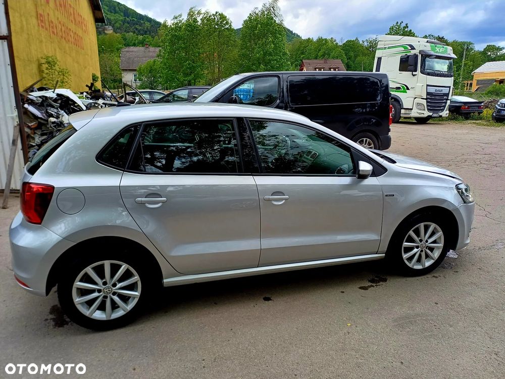 Volkswagen Polo 1.2 TSI Blue Motion Technology Lounge - 2