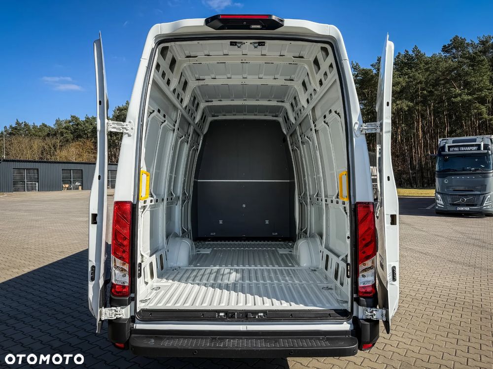 Iveco Daily 35S18HA8 V 3.0 Diesel 180 KM AT8 (ZF) L4H3 Brygadówka! - 35