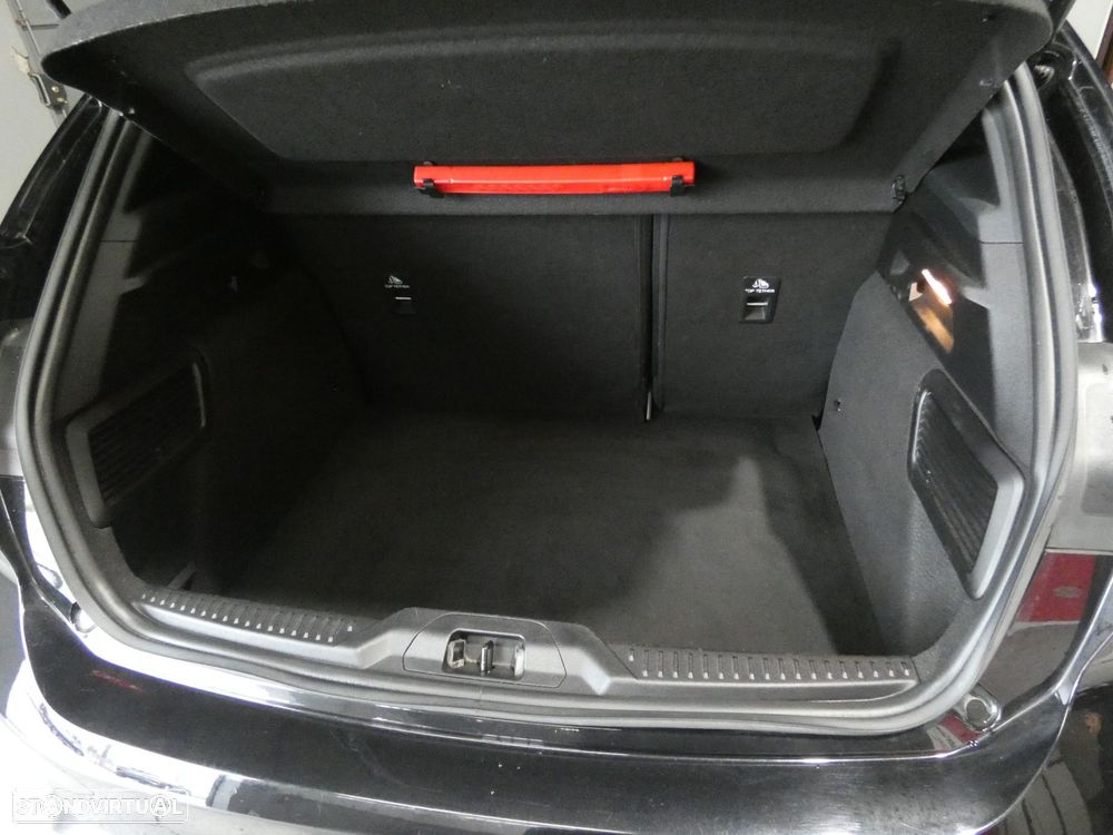 Ford Focus 1.0 EcoBoost MHEV ST-Line - 15