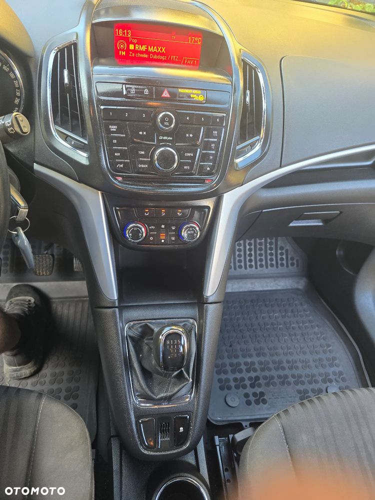 Opel Zafira - 15