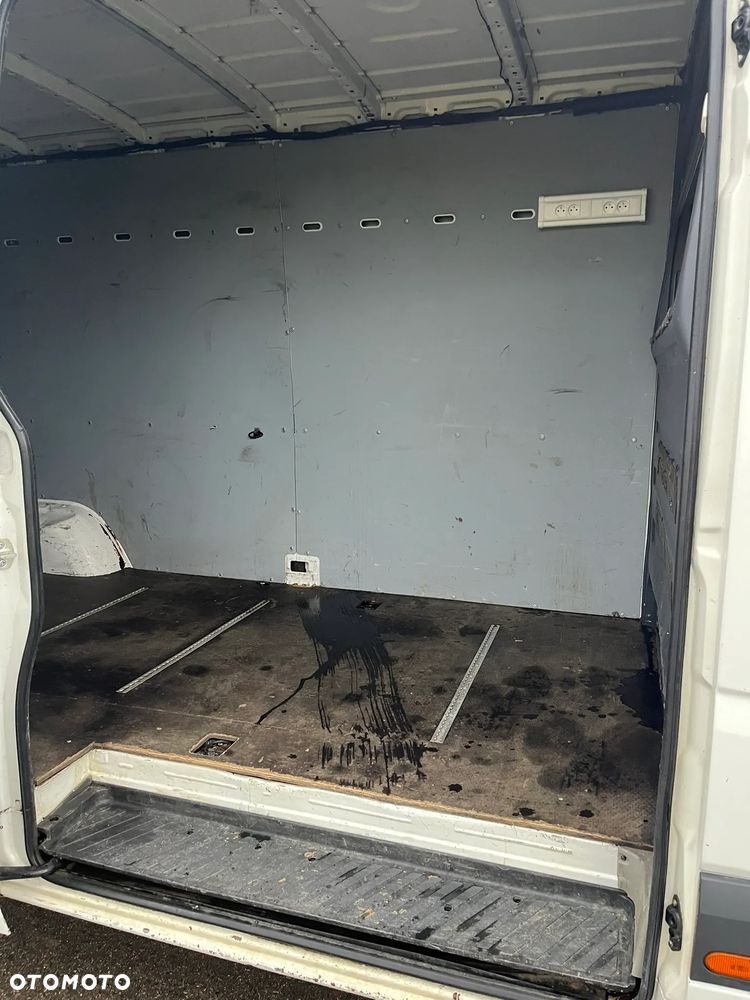 Volkswagen Crafter - 13