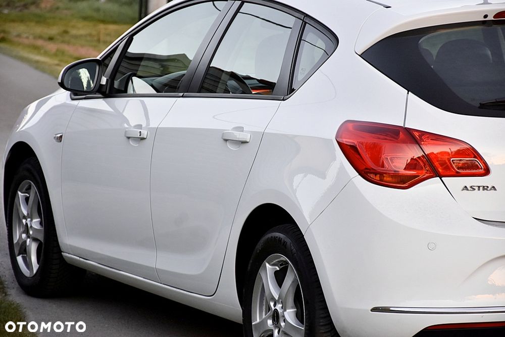 Opel Astra 1.6 Color Edition - 12