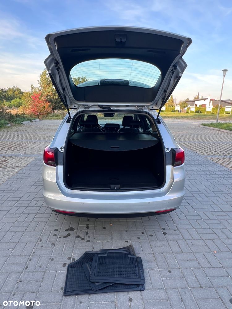 Opel Astra 1.4 Turbo Innovation - 13