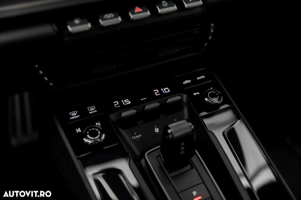 Porsche 911 Carrera PDK - 38