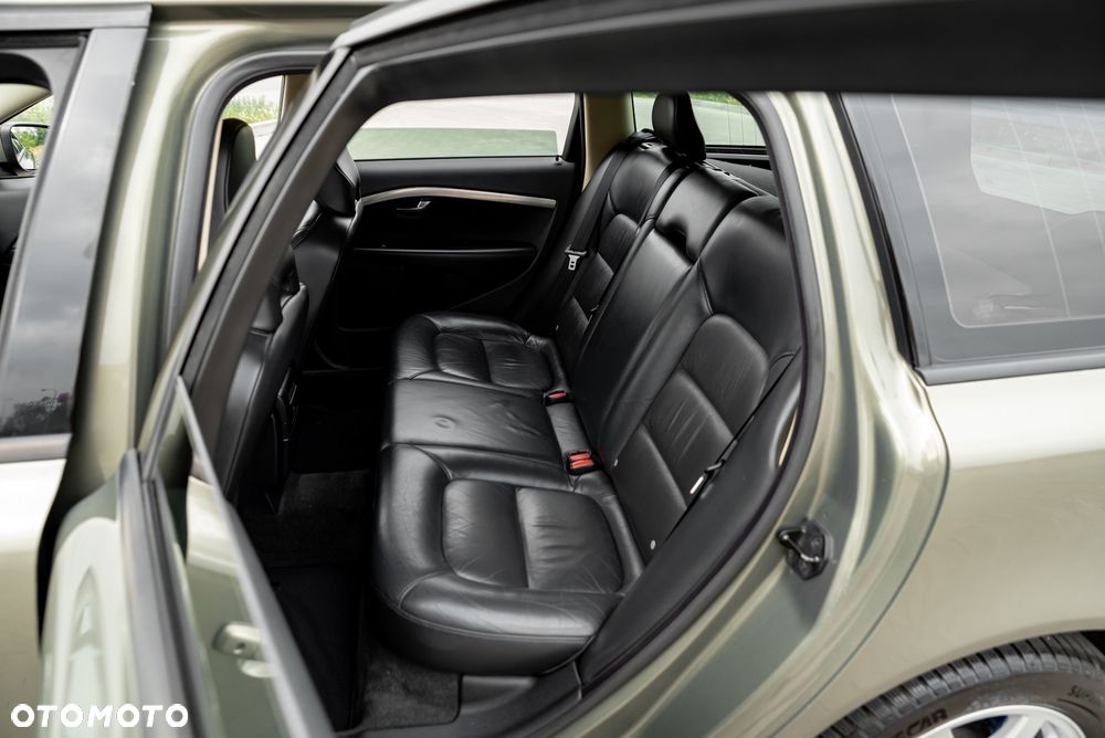 Volvo V70 2.5T Summum - 23