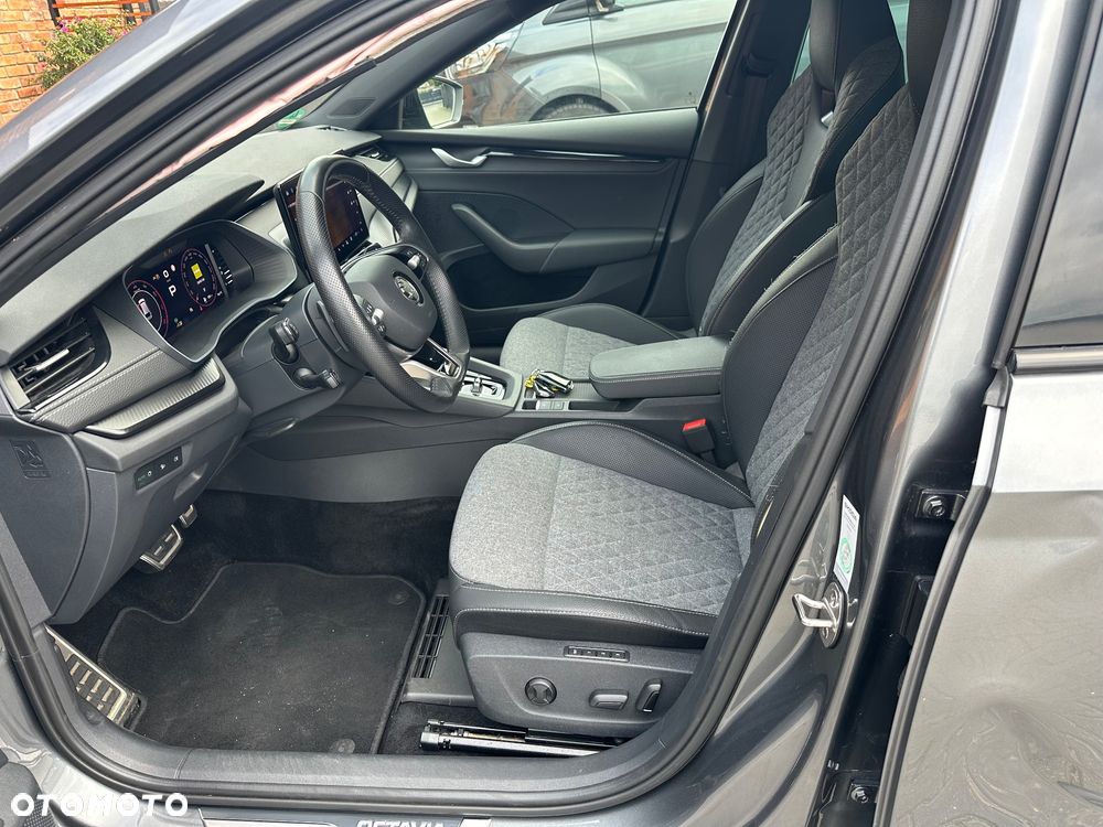 Skoda Octavia 1.5 TSI mHEV DSG Sportline - 22