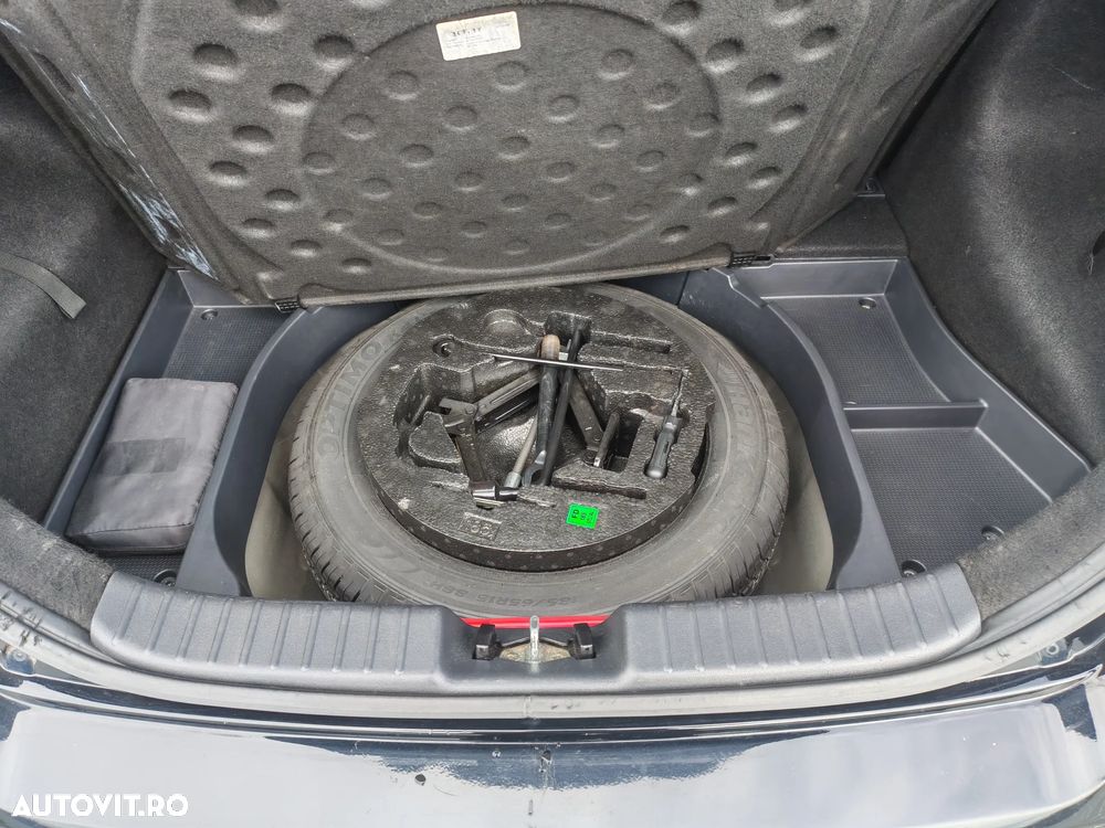 Hyundai i30 i30cw 1.6 CRDi UEFA EURO 2012 Edition - 11