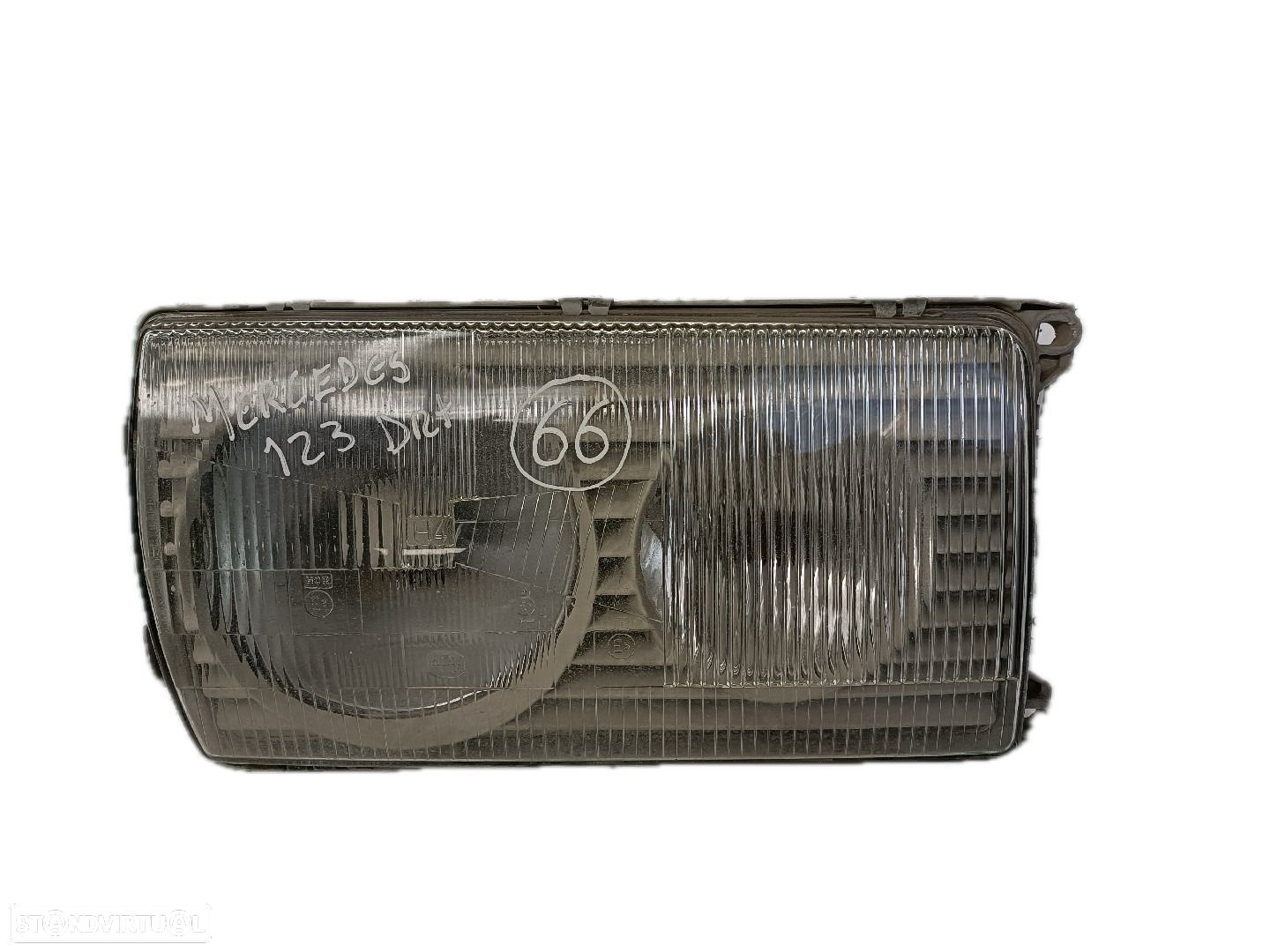 Farol Dto Mercedes-Benz Três Volumes (W123) - 1