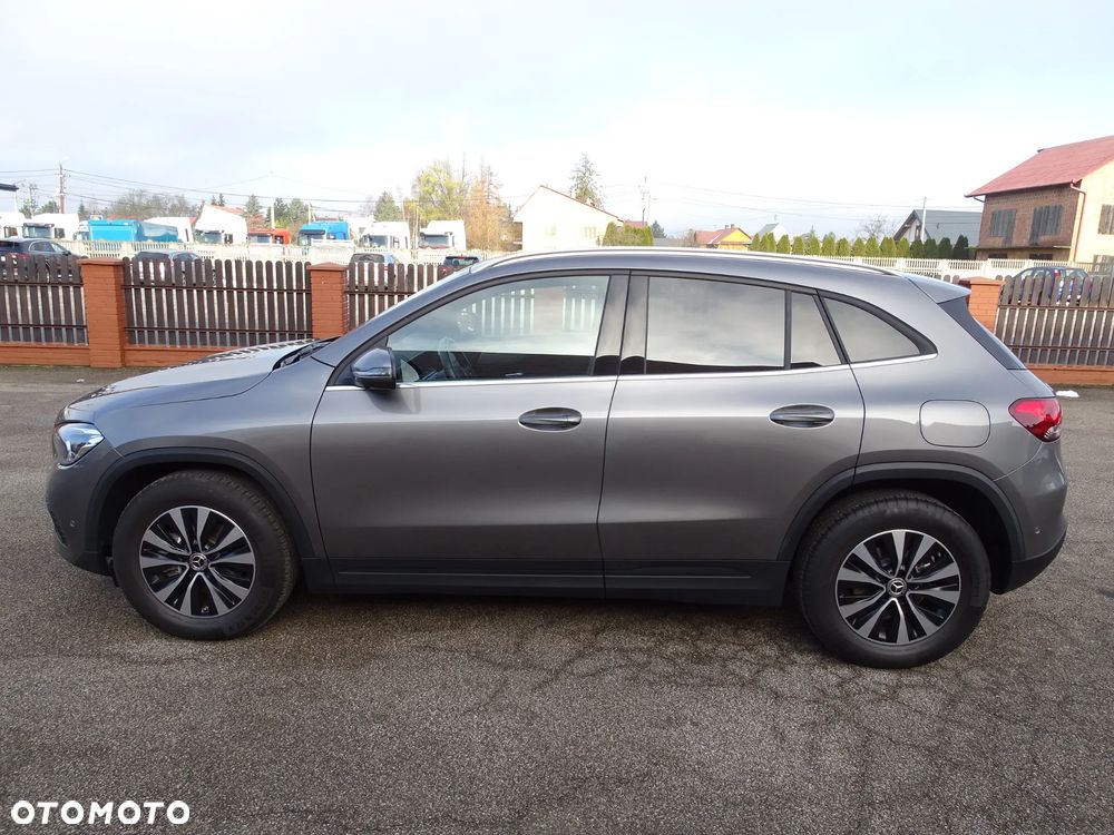 Mercedes-Benz GLA 200 - 7