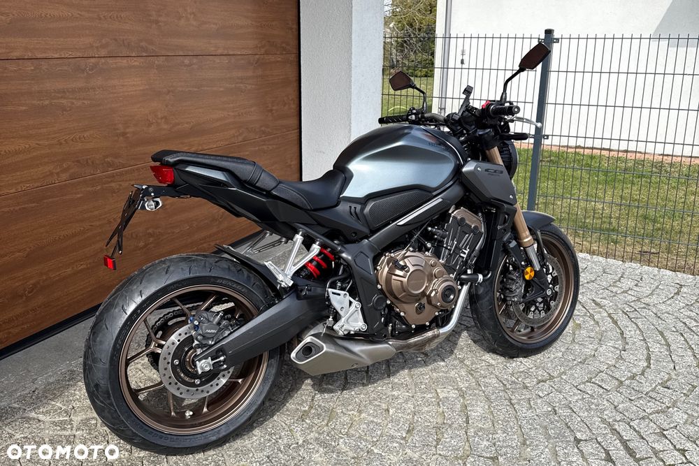 Honda CB - 3